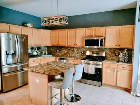 Tiny photo for 2021 CYPRESS Court, Glendale Heights, IL 60139 (MLS # 12572797)