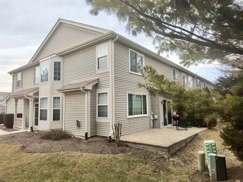 Tiny photo for 2021 CYPRESS Court, Glendale Heights, IL 60139 (MLS # 12572797)