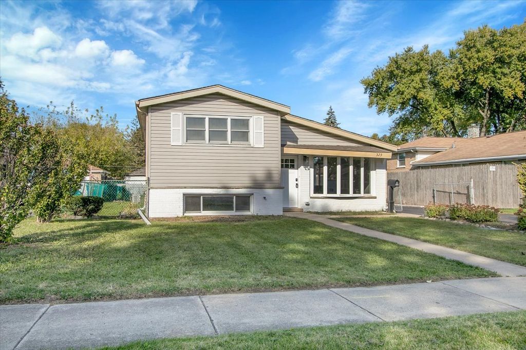 Photo for 329 E Jefferson Street, Bensenville, IL 60106 (MLS # 12508365)