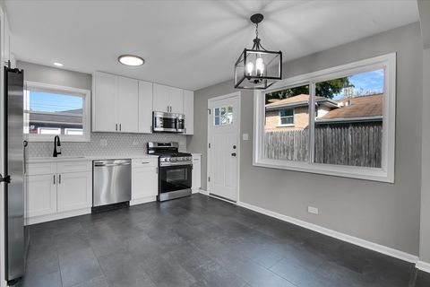 Tiny photo for 329 E Jefferson Street, Bensenville, IL 60106 (MLS # 12508365)