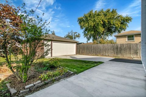 Tiny photo for 329 E Jefferson Street, Bensenville, IL 60106 (MLS # 12508365)