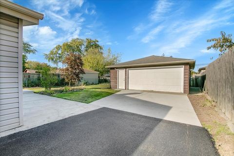 Tiny photo for 329 E Jefferson Street, Bensenville, IL 60106 (MLS # 12508365)