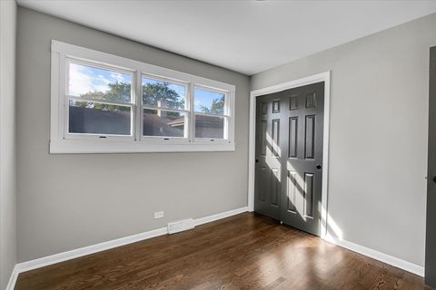 Tiny photo for 329 E Jefferson Street, Bensenville, IL 60106 (MLS # 12508365)