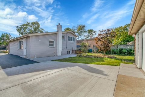 Tiny photo for 329 E Jefferson Street, Bensenville, IL 60106 (MLS # 12508365)