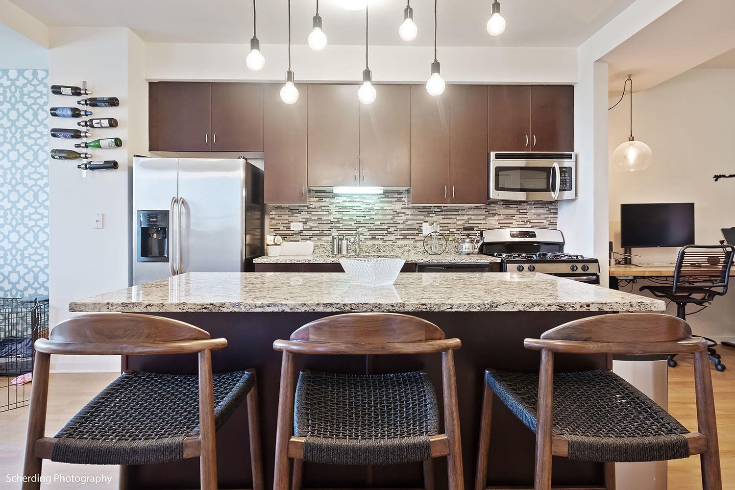 437 W Division Street 806