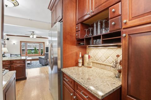 Tiny photo for 1220 N Euclid Avenue, Oak Park, IL 60302 (MLS # 12589203)