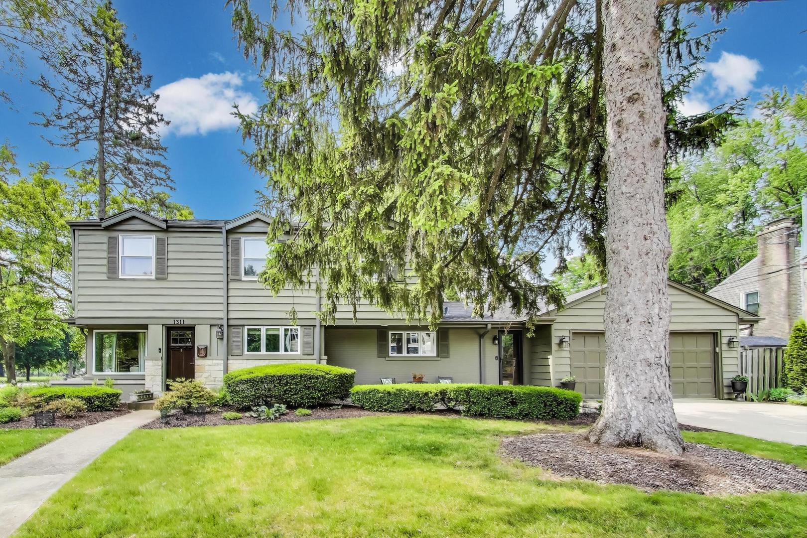 1311 E Woodford Place