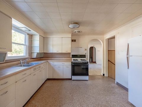 Tiny photo for 653 Dixon Avenue, Elgin, IL 60120 (MLS # 12501077)