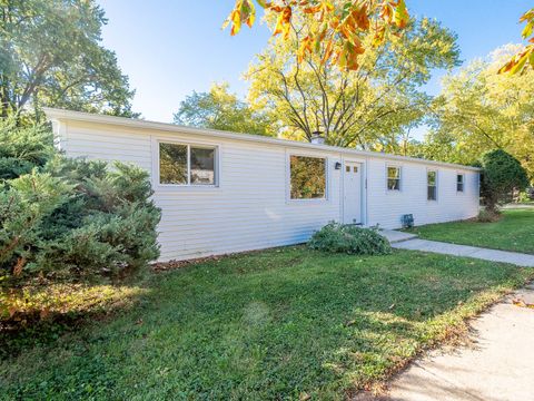 Photo of 653 Dixon Avenue, Elgin, IL 60120 (MLS # 12501077) Photo of 653 Dixon Avenue, Elgin, IL 60120 (MLS # 12501077)