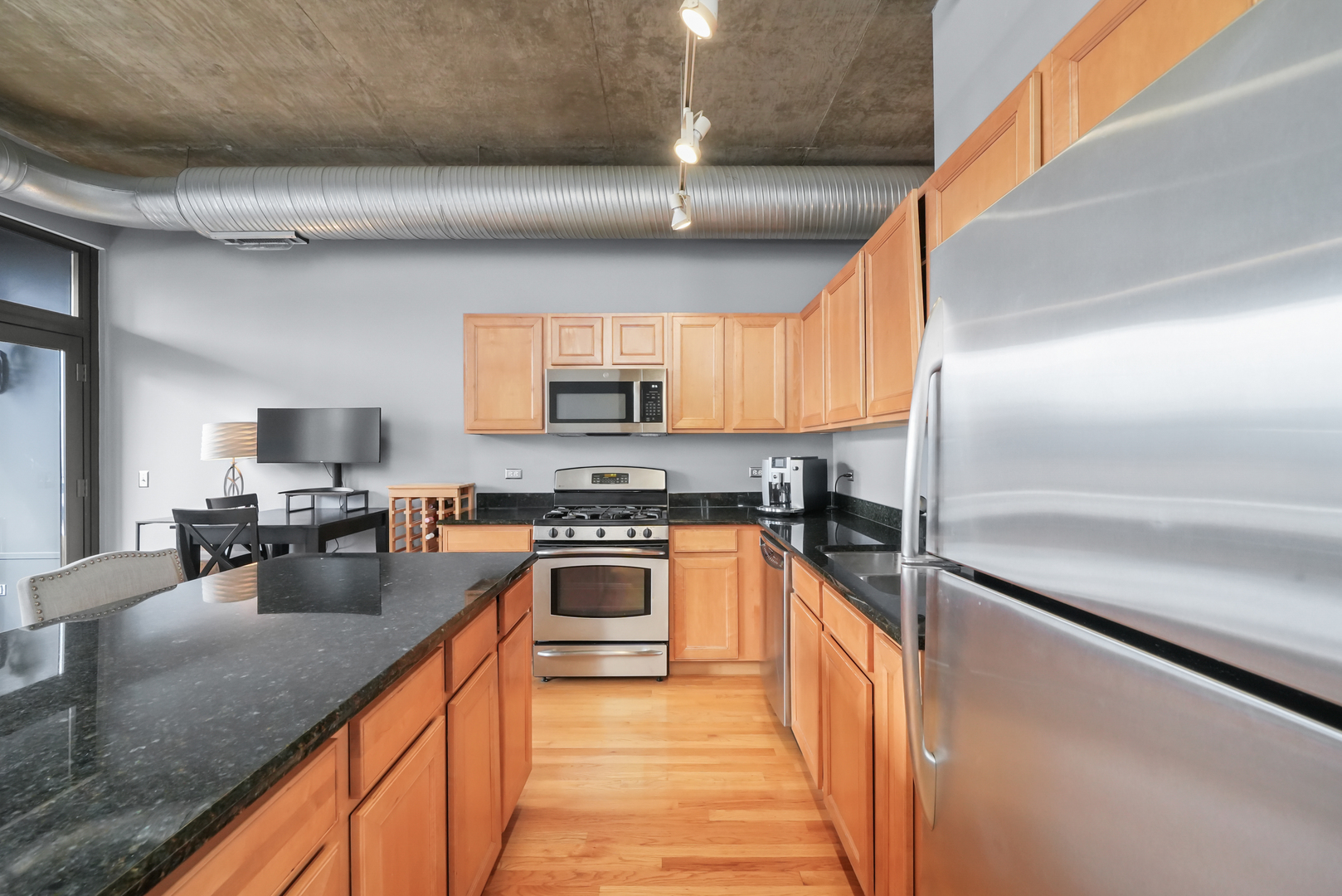 849 N FRANKLIN Street 920