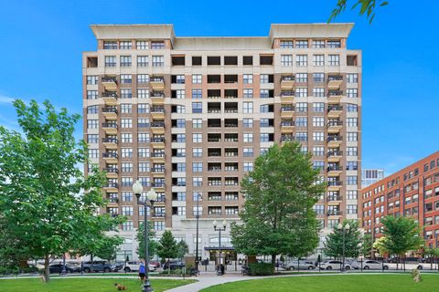 849 N FRANKLIN Street 920 Chicago IL 60654