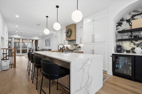 Tiny photo for 2640 N Bosworth Avenue #1N, Chicago, IL 60614 (MLS # 12612004)