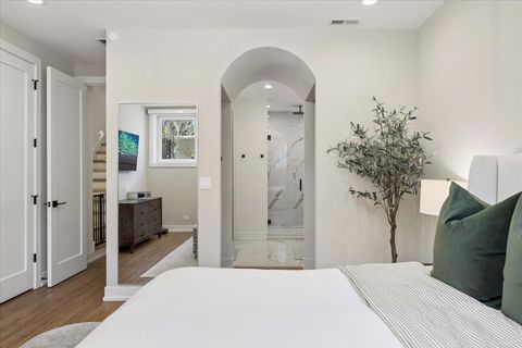 Tiny photo for 2640 N Bosworth Avenue #1N, Chicago, IL 60614 (MLS # 12612004)