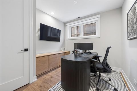 Tiny photo for 2640 N Bosworth Avenue #1N, Chicago, IL 60614 (MLS # 12612004)