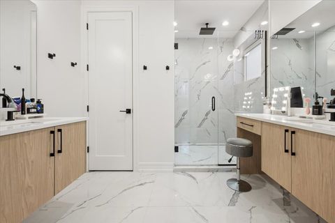 Tiny photo for 2640 N Bosworth Avenue #1N, Chicago, IL 60614 (MLS # 12612004)