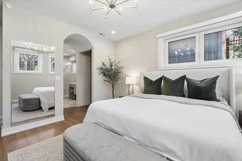 Tiny photo for 2640 N Bosworth Avenue #1N, Chicago, IL 60614 (MLS # 12612004)