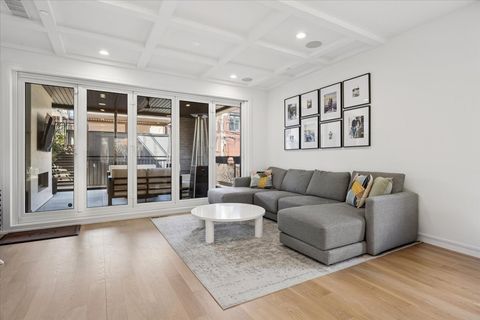 Tiny photo for 2640 N Bosworth Avenue #1N, Chicago, IL 60614 (MLS # 12612004)