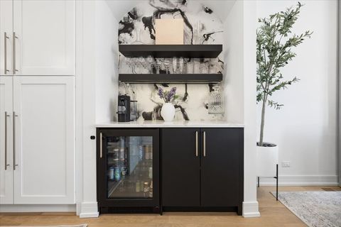 Tiny photo for 2640 N Bosworth Avenue #1N, Chicago, IL 60614 (MLS # 12612004)