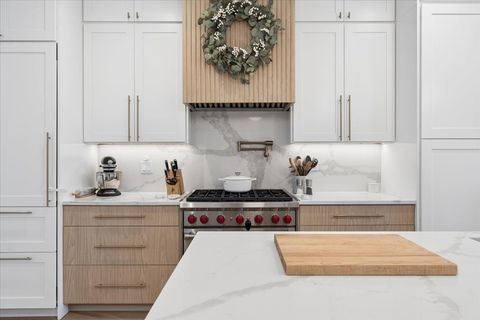 Tiny photo for 2640 N Bosworth Avenue #1N, Chicago, IL 60614 (MLS # 12612004)