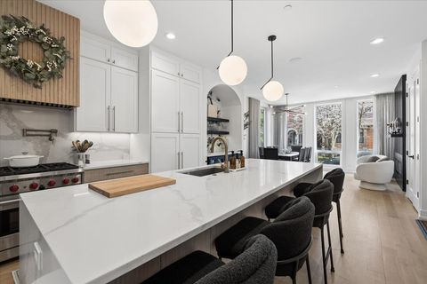 Tiny photo for 2640 N Bosworth Avenue #1N, Chicago, IL 60614 (MLS # 12612004)