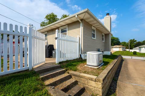 Tiny photo for 8021 8th Street W, Rock Island, IL 61201 (MLS # 12727213)