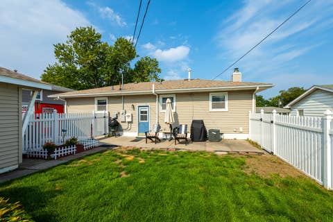Tiny photo for 8021 8th Street W, Rock Island, IL 61201 (MLS # 12727213)