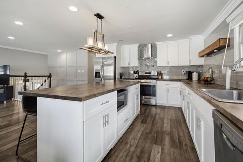 Tiny photo for 230 Millford Lane, Bloomingdale, IL 60108 (MLS # 12622792)