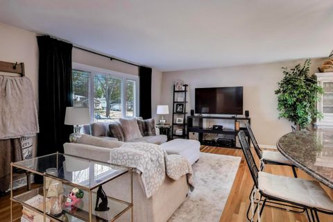 Tiny photo for 333 W Goebel Drive, Lombard, IL 60148 (MLS # 12492189)