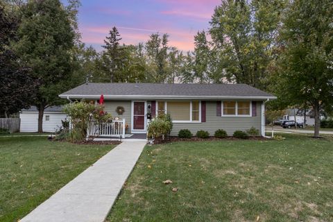 Photo of 17 E Charles Street, Plano, IL 60545 (MLS # 12500722)