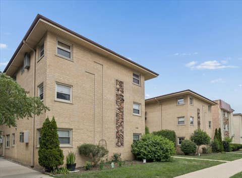 Photo of 4200 N Keystone Avenue #3B, Chicago, IL 60641 (MLS # 12717657)