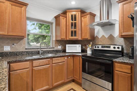 Tiny photo for 4200 N Keystone Avenue #3B, Chicago, IL 60641 (MLS # 12717657)
