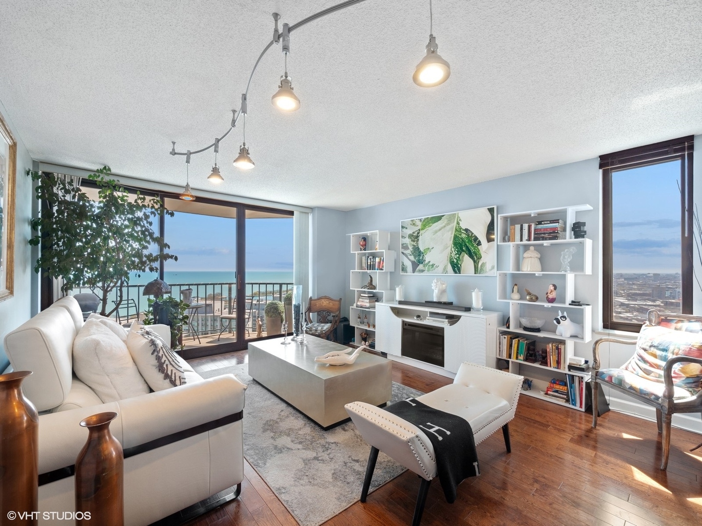 3660 N LAKE SHORE Drive 3905