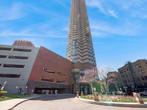 3660 N LAKE SHORE Drive 3905 Chicago IL 60613