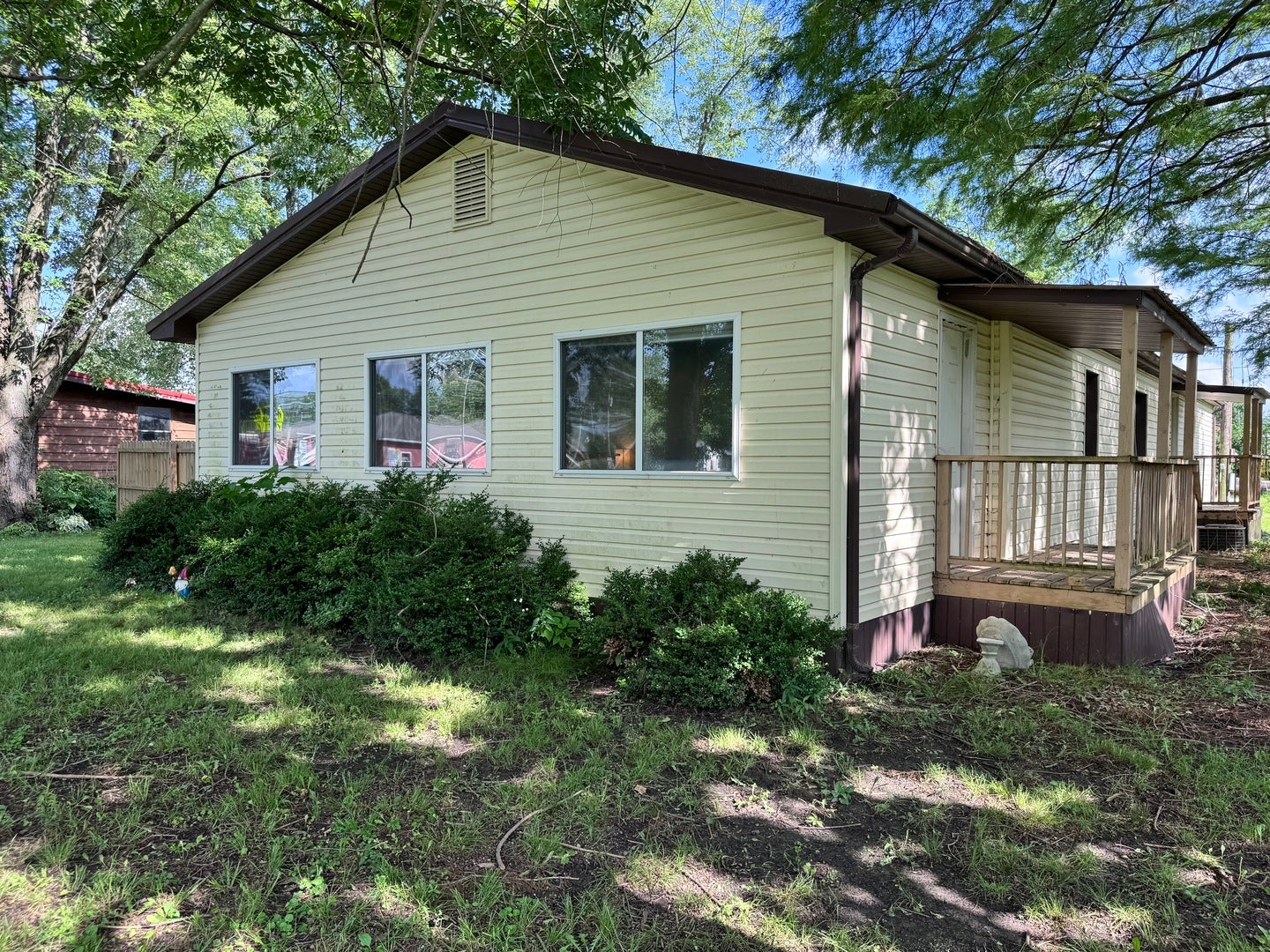 203 W Poplar Street