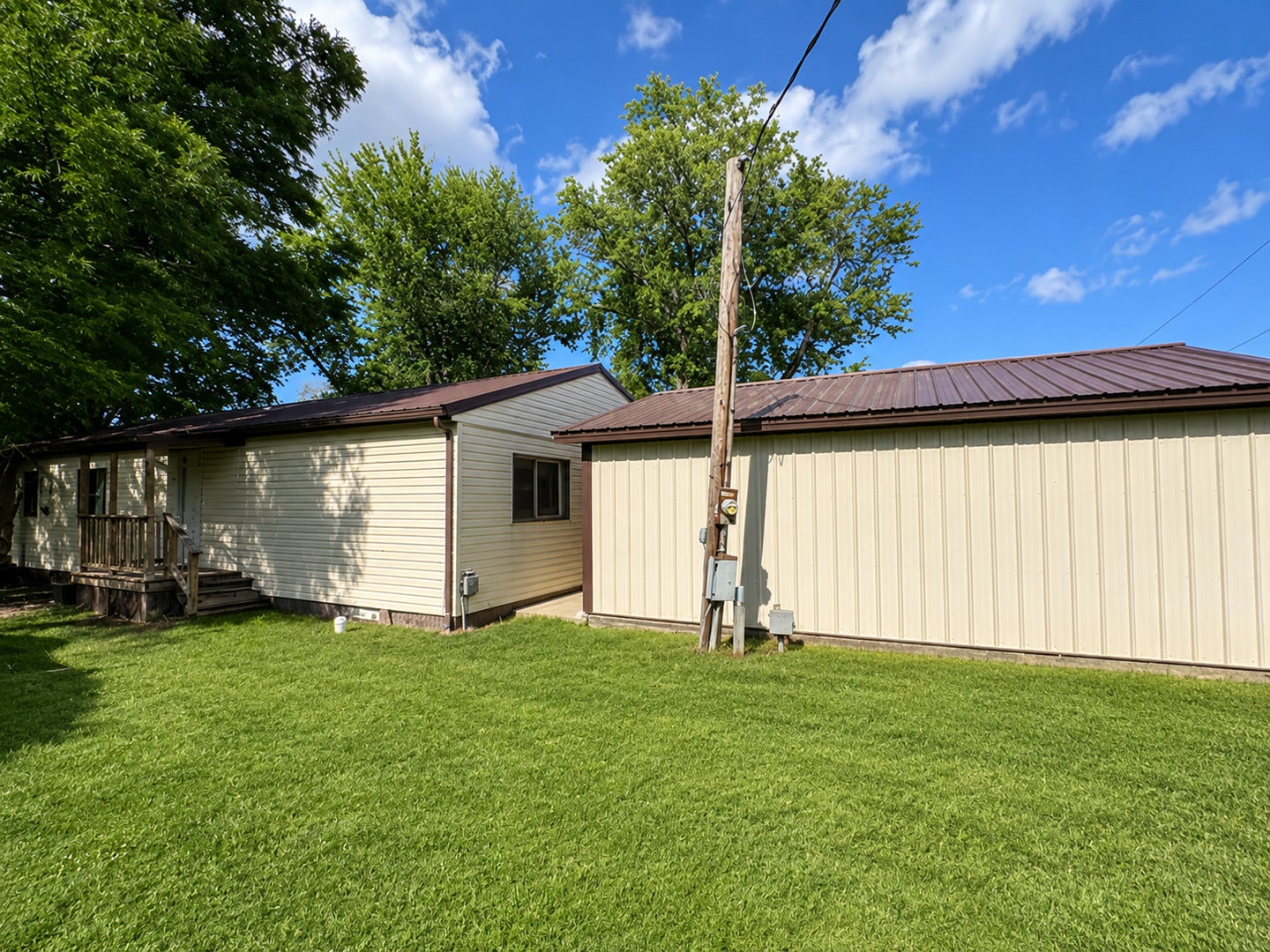 203 W Poplar Street