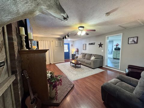 Tiny photo for 203 W Poplar Street, Odin, IL 62870 (MLS # 12690658)