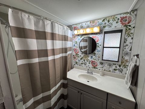 Tiny photo for 203 W Poplar Street, Odin, IL 62870 (MLS # 12690658)