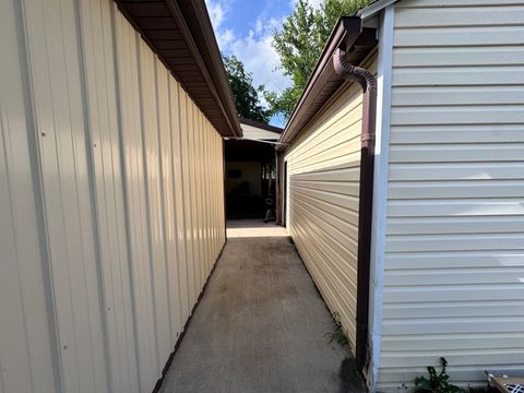 Tiny photo for 203 W Poplar Street, Odin, IL 62870 (MLS # 12690658)