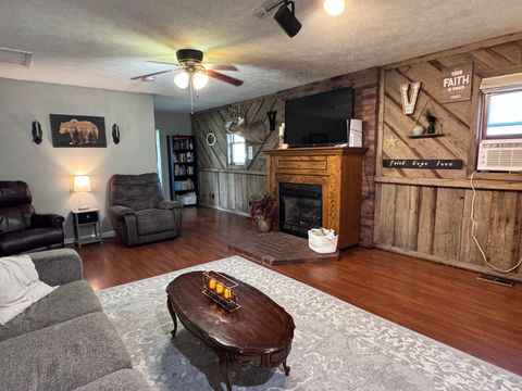 Tiny photo for 203 W Poplar Street, Odin, IL 62870 (MLS # 12690658)