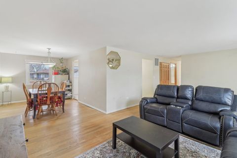 Tiny photo for 712 Dante Court, Schaumburg, IL 60193 (MLS # 12488301)
