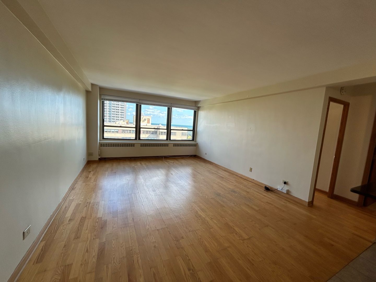 4180 N Marine Drive 1311