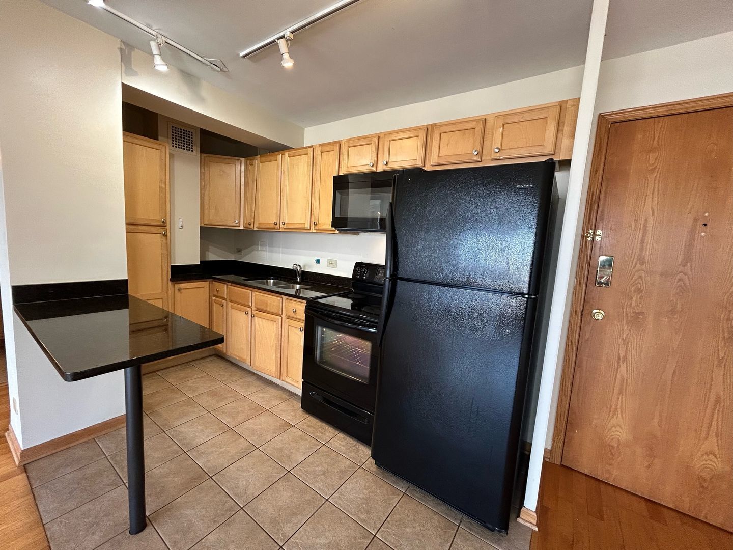 4180 N Marine Drive 1311