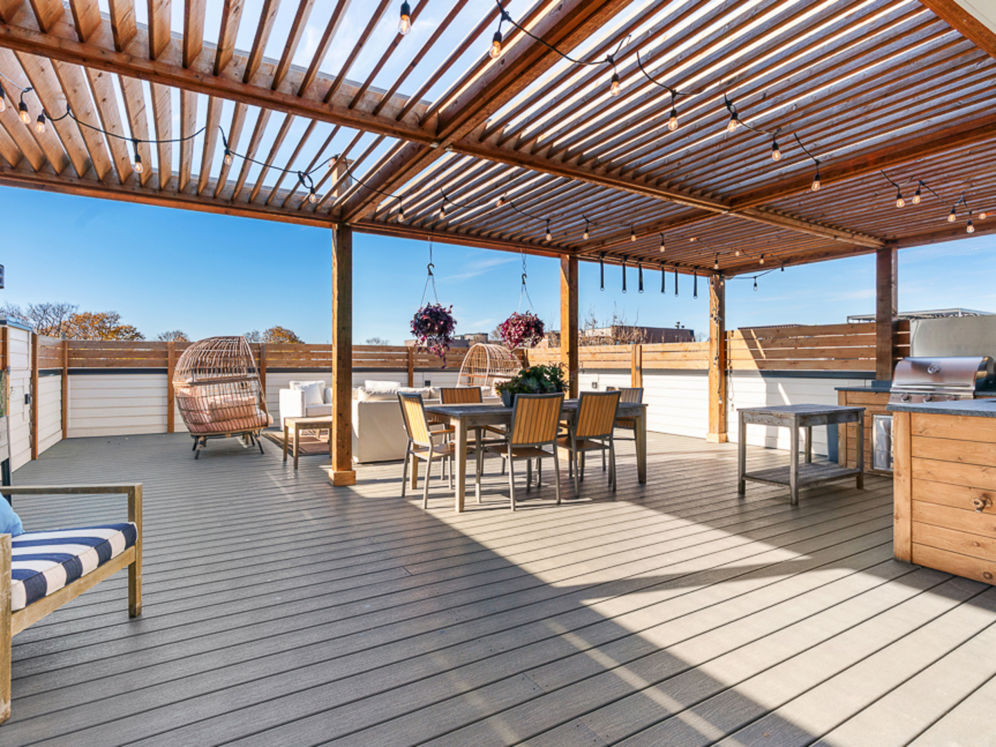 Chicago, Illinois 60618, United States, 8 Bedrooms Bedrooms, ,6 BathroomsBathrooms,Residential,Active,254077