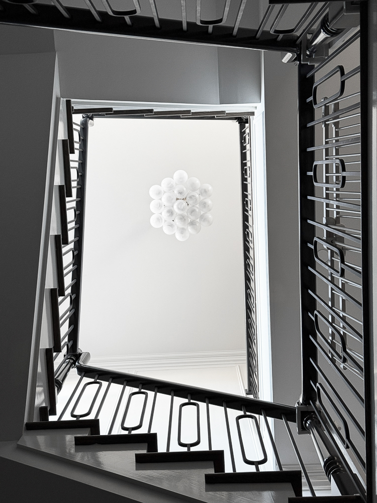 Chicago, Illinois 60618, United States, 8 Bedrooms Bedrooms, ,6 BathroomsBathrooms,Residential,Active,254077