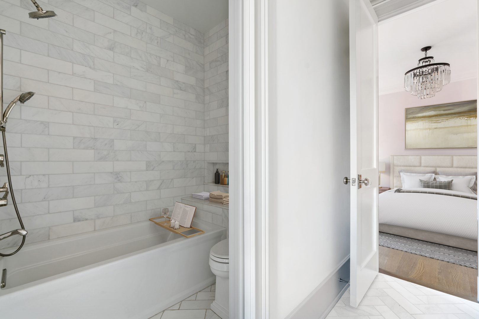 Chicago, Illinois 60618, United States, 8 Bedrooms Bedrooms, ,6 BathroomsBathrooms,Residential,Active,254077