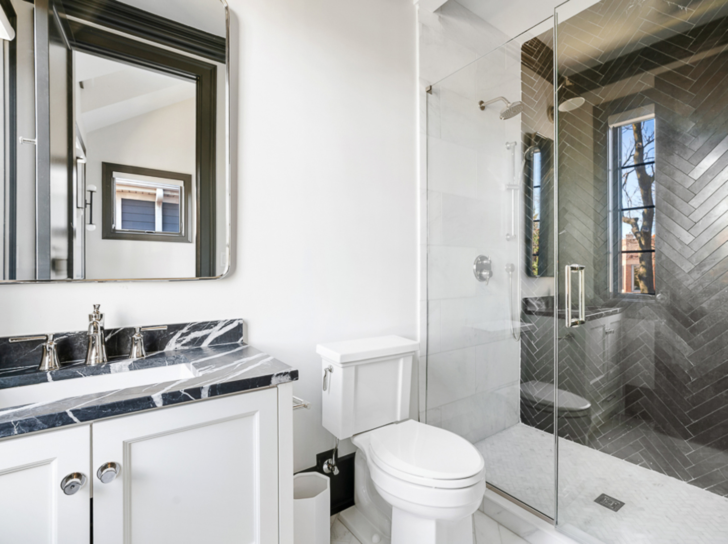 Chicago, Illinois 60618, United States, 8 Bedrooms Bedrooms, ,6 BathroomsBathrooms,Residential,Active,254077