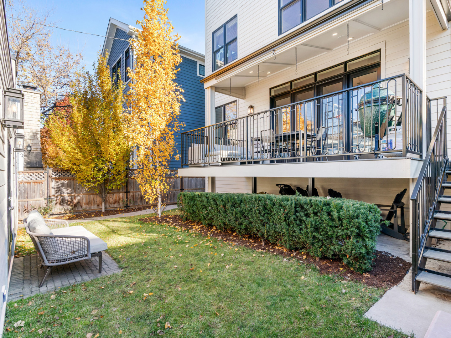 Chicago, Illinois 60618, United States, 8 Bedrooms Bedrooms, ,6 BathroomsBathrooms,Residential,Active,254077