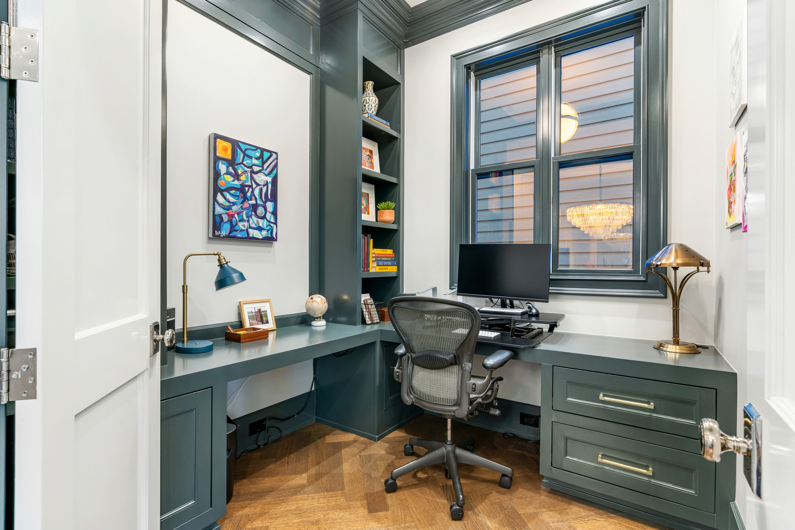 Chicago, Illinois 60618, United States, 8 Bedrooms Bedrooms, ,6 BathroomsBathrooms,Residential,Active,254077