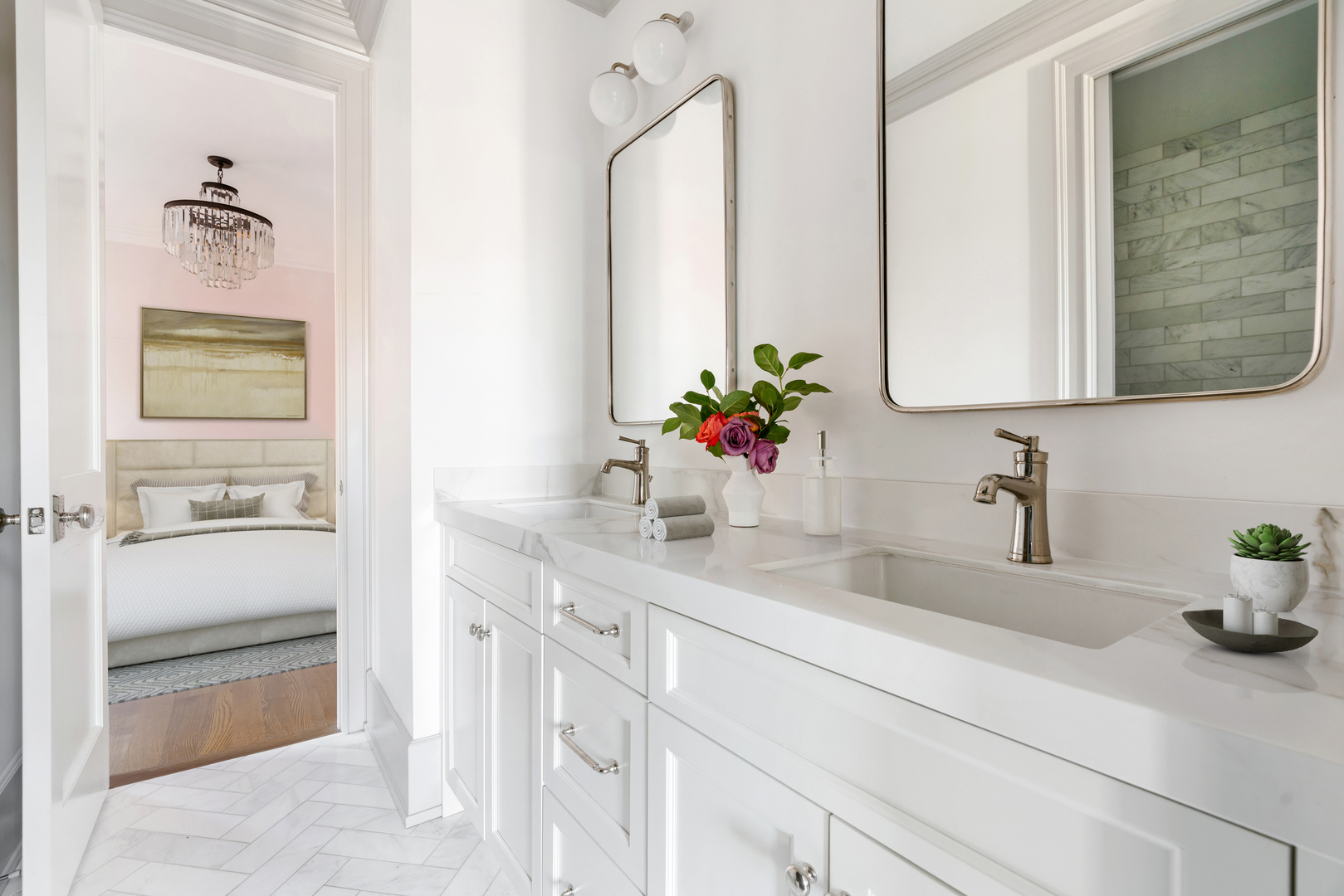 Chicago, Illinois 60618, United States, 8 Bedrooms Bedrooms, ,6 BathroomsBathrooms,Residential,Active,254077