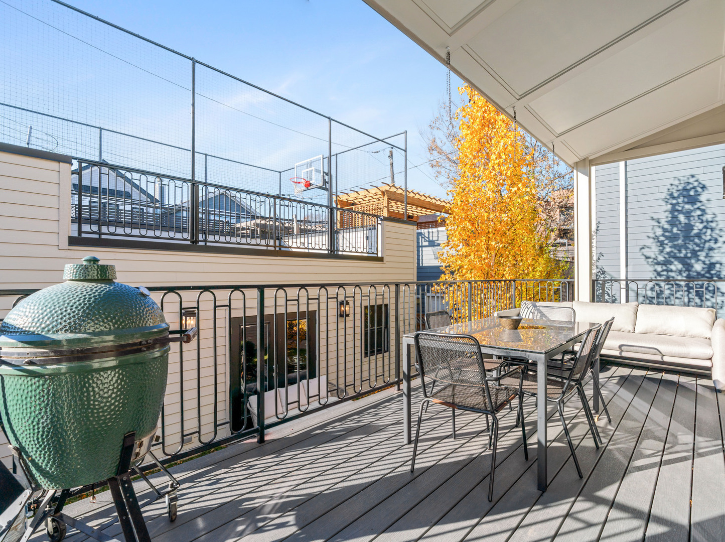 Chicago, Illinois 60618, United States, 8 Bedrooms Bedrooms, ,6 BathroomsBathrooms,Residential,Active,254077